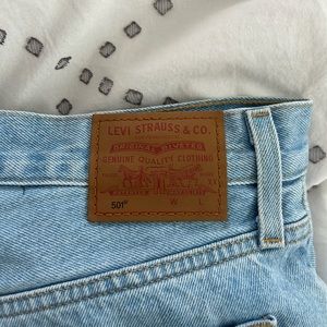 BRAND NEW women’s Levi shorts